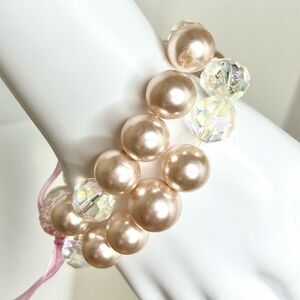 Elegant Pearl and Crystal Bracelet